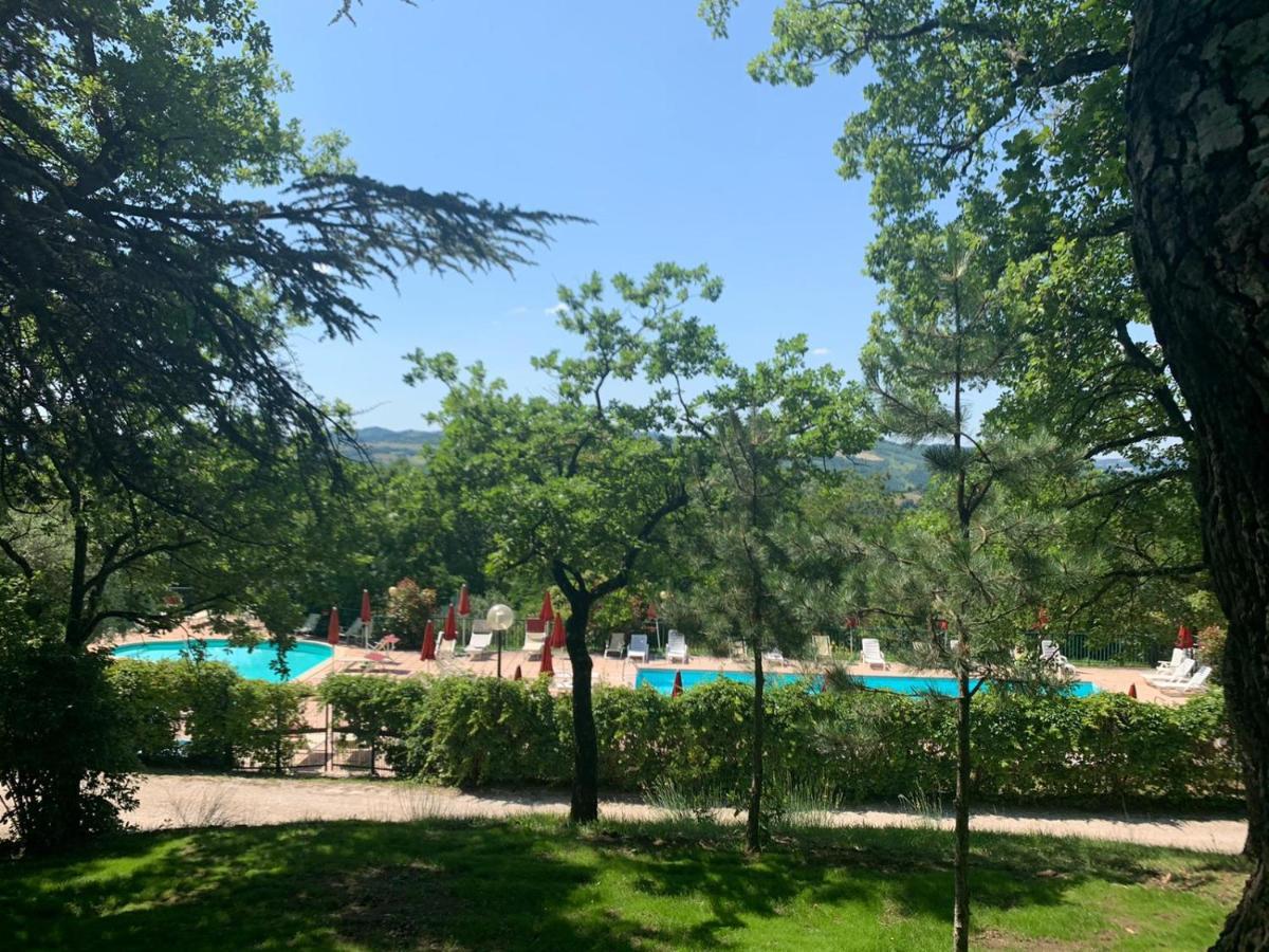 Castello Cortevecchio Γκούμπιο Εξωτερικό φωτογραφία