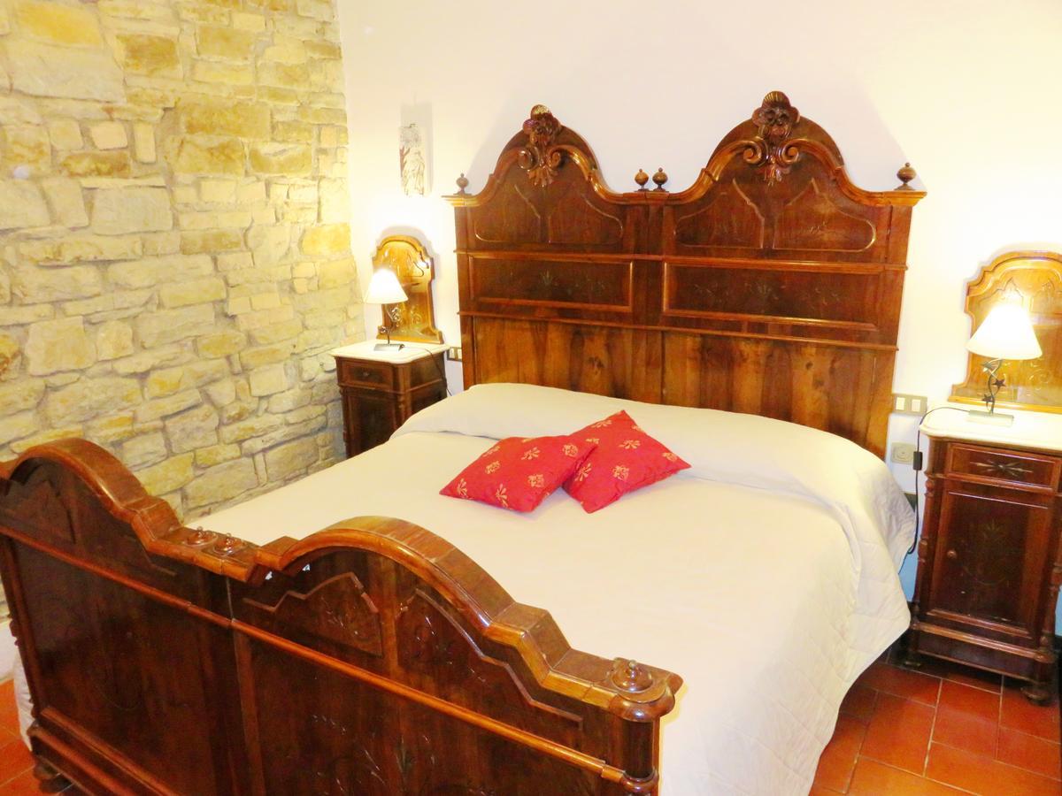 Castello Cortevecchio Γκούμπιο Εξωτερικό φωτογραφία