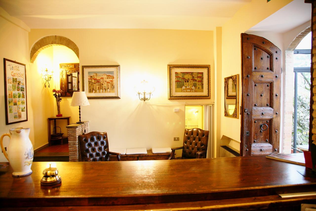 Castello Cortevecchio Γκούμπιο Εξωτερικό φωτογραφία