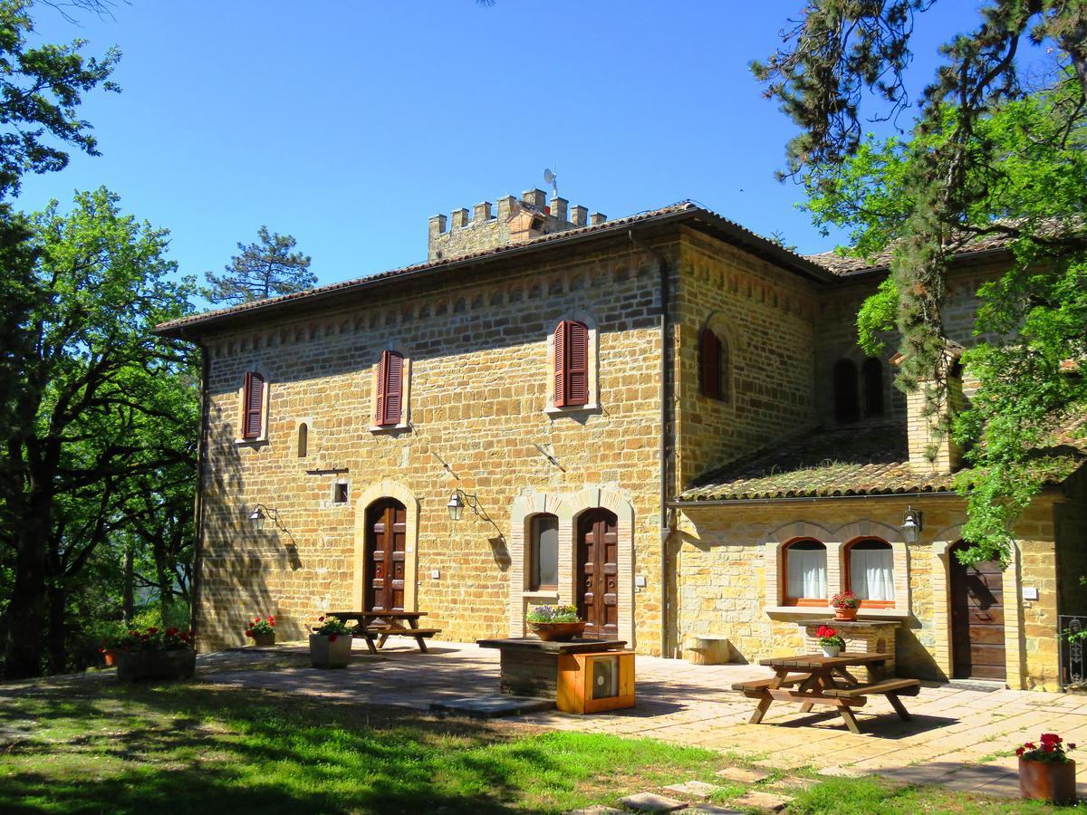 Castello Cortevecchio Γκούμπιο Εξωτερικό φωτογραφία