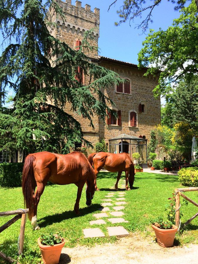 Castello Cortevecchio Γκούμπιο Εξωτερικό φωτογραφία